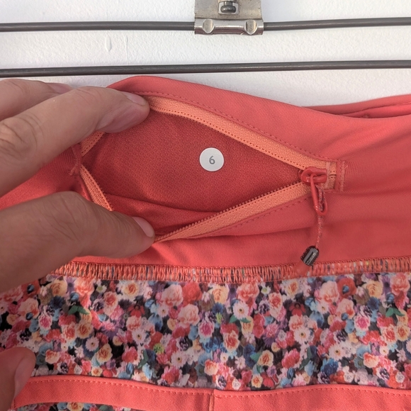 Lululemon Run: Speed Short *4-way Stretch ~ Size 6 - Picture 4 of 11